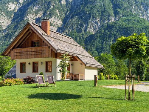 Alpine SPA Chalet with Sauna & Fireplace at Lake Bohinj