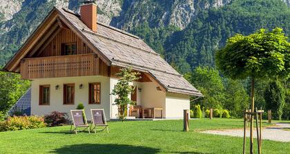 Alpine SPA Chalet with Sauna & Fireplace at Lake Bohinj