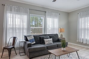 Een smart-tv en een dvd-speler