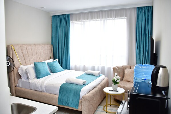 Iron/ironing board, WiFi, bed sheets