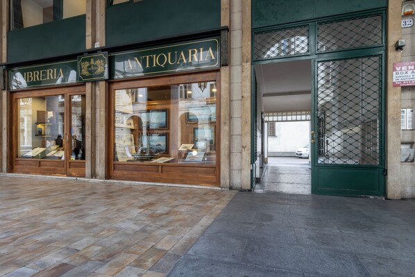 Front of property - Turin Bed & Books by Wonderful Italy (Turin)