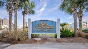 Unclassified image, 3 of 29, button - Festival Sale! Beachside Paradise~2/1~Heated Pool (Gulf Shores)