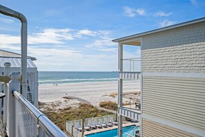 Property grounds - Beachside Paradise~2BR/1B~Heated Pool~Gulf View (Gulf Shores)