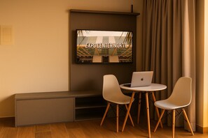 Superior Studio | Dining