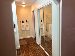 3 bedrooms - Home In The Pines Near Downtown w Hottub (Flagstaff)