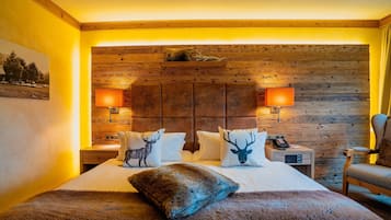 Superior-Doppelzimmer, Bergblick | Allergikerbettwaren, kostenlose Minibar, Zimmersafe, Schreibtisch
