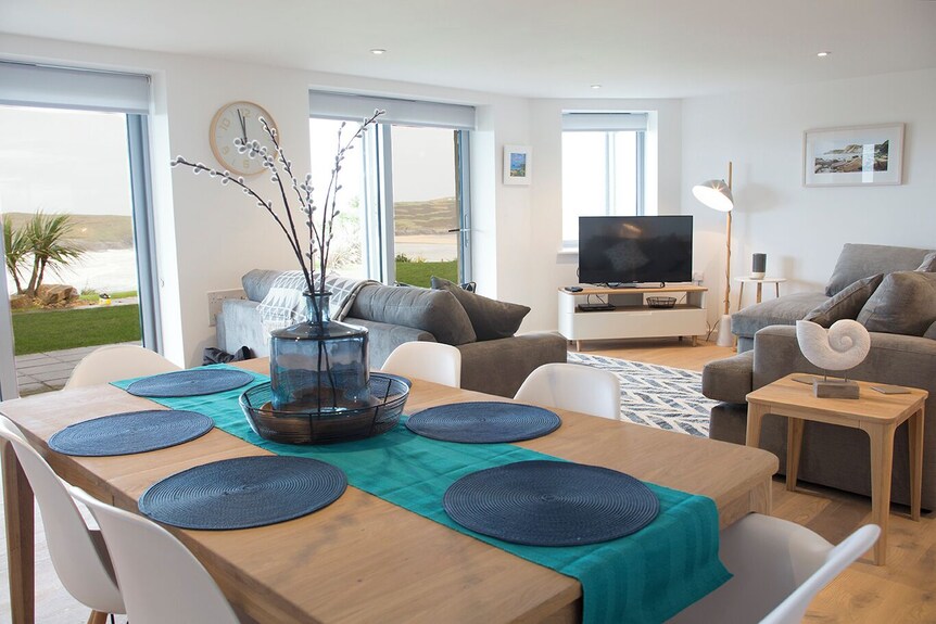 A Three Bedroomed, Dog Friendly Apartment In West Pentire, Crantock - Crantock Beach
