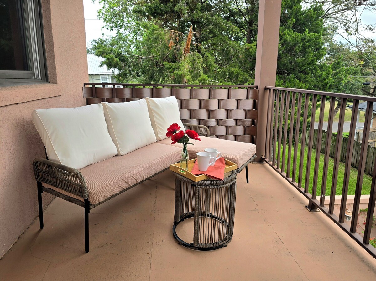 Photo 14 of Spacious 4 BR Home Near Historic Downtown at 133 South St in Lincolnville