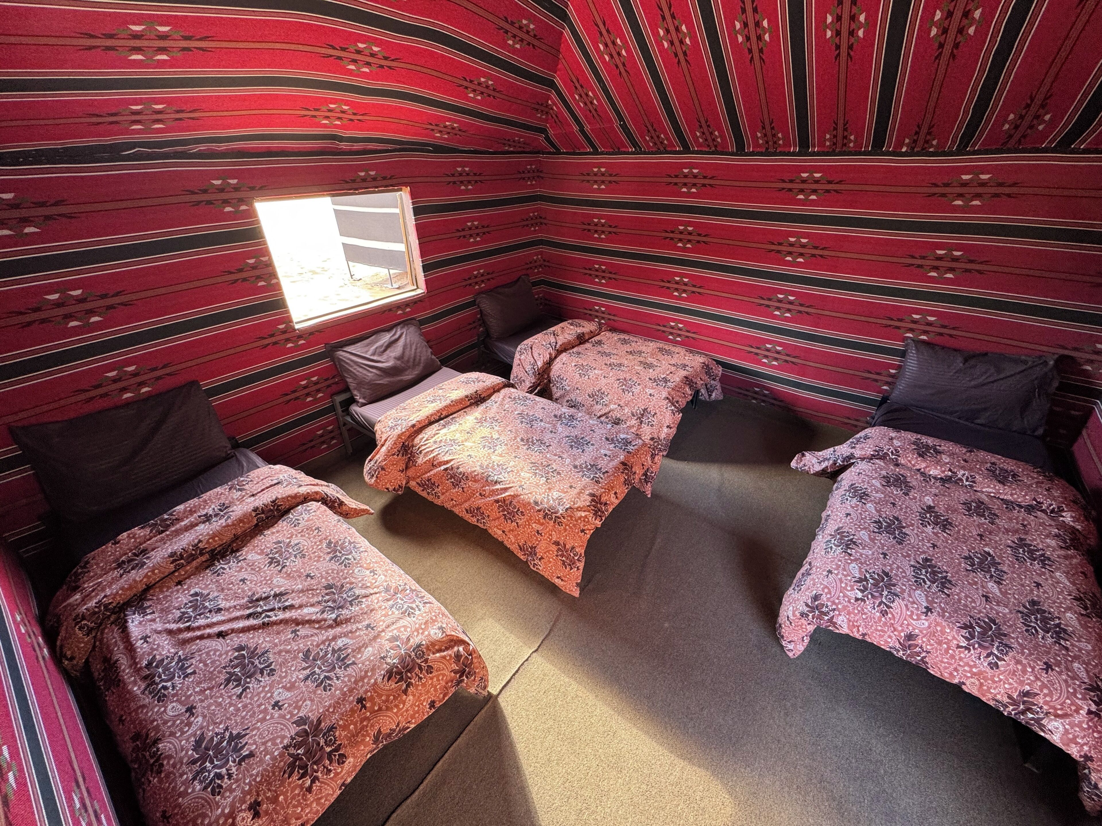 Traditional Quadruple Room, Mountain View | Soundproofing