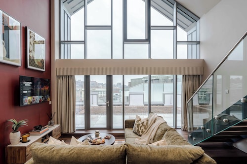 Waterside Living I Luxe Apartments