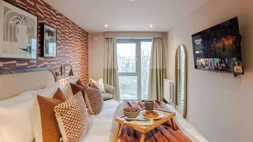 高级公寓 | 防过敏的被褥、客房内保险箱、办公桌、笔记本电脑工作区