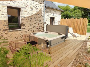 Terrace/patio - Manaë - Country guest suite with private spa (Saint-Ouën-des-Toits)