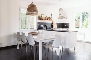 Dining - VILLA MAISONBLANCHE (Cesseras)