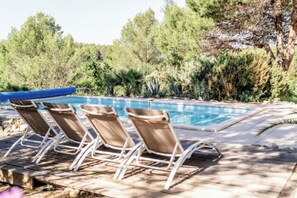 A heated pool - VILLA MAISONBLANCHE (Cesseras)