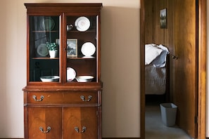 1 dormitorio, escritorio, wifi gratis y ropa de cama