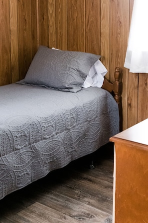 2 quartos, escrivaninha, Wi-Fi de cortesia, roupa de cama