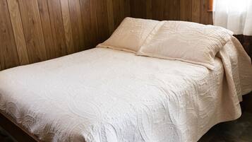 2 bedrooms, desk, free WiFi, bed sheets