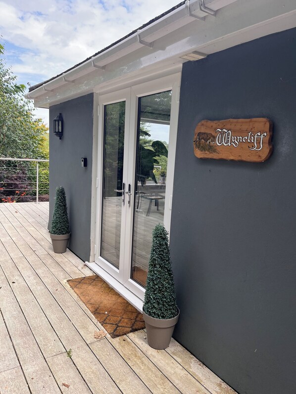 Exterior detail - Luxury Countryside Apartment with stunning views (Calverleigh)