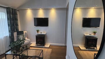 Smart TV y chimenea