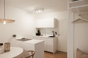 Fridge, microwave, oven, stovetop - Cozy BOHO Loft, 10min to City Center, terrace (Wien)