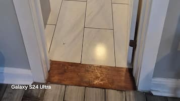 Handtücher, Seife, Toilettenpapier