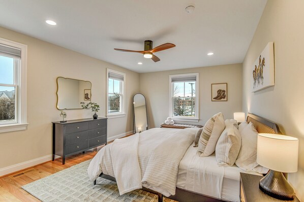 4 bedrooms, desk, iron/ironing board, WiFi