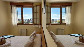 2 Schlafzimmer, Bügeleisen/Bügelbrett, Bettwäsche