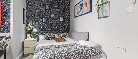 1 bedroom, free WiFi, bed sheets