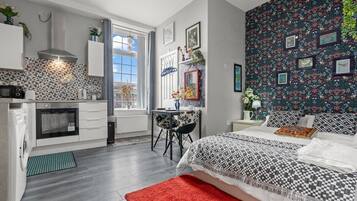 1 bedroom, internet, bed sheets