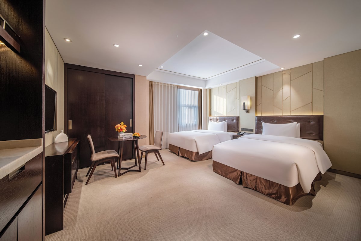 Superior Double or Twin Room | Premium bedding, down comforters, minibar (free items), in-room safe