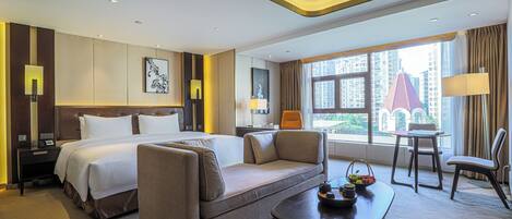 Premium bedding, down duvets, free minibar, in-room safe