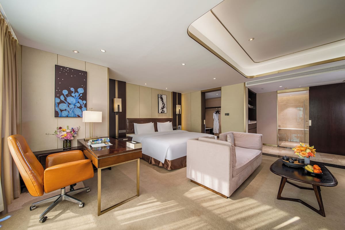 Luxury Single Room | Premium bedding, down comforters, minibar (free items), in-room safe