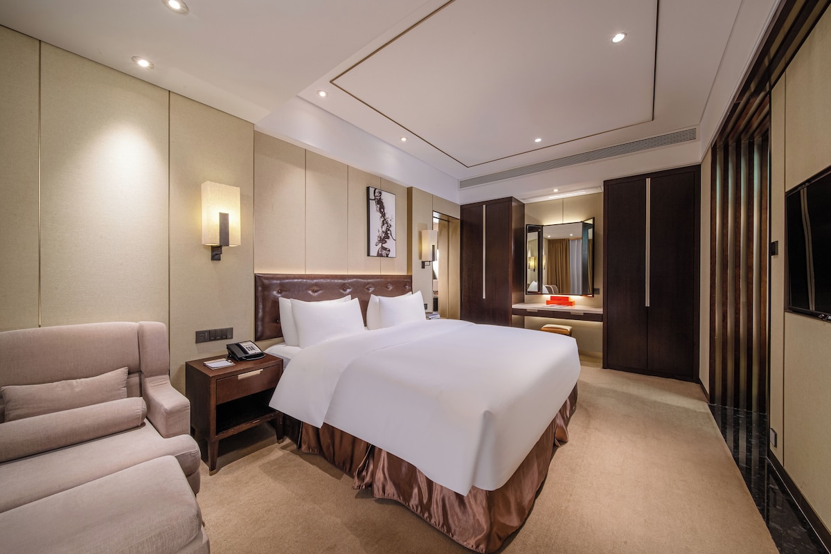 Standard Studio Suite | Premium bedding, down duvets, free minibar, in-room safe