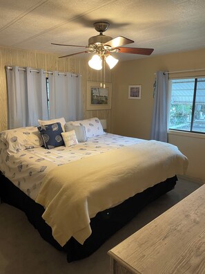 2 bedrooms, desk, free WiFi, bed sheets