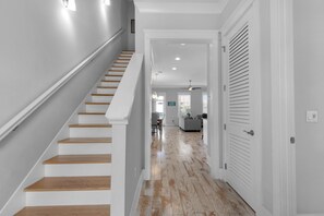 Interior - Southern Charm (Navarre)