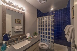 Apartment | 2 bedrooms, Internet