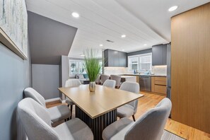 Hus | 3 soverom, skrivebord og internett