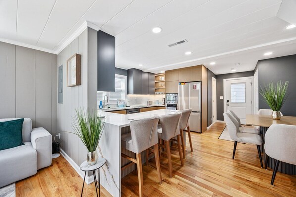 3 bedrooms, desk, Internet - Elvi s Beach House Unit A (North Myrtle Beach)