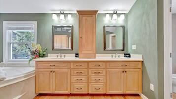 House | Bathroom