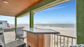 House | Terrace/patio
