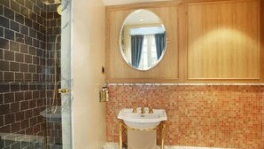 Superior Apartment | Bathroom - Makom Ferdinand Duval (Paris)