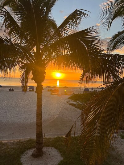 Beach Cottage 1212 in Indian Shores