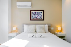 Apartment | 2 bedrooms, Internet - w Beautiful 2BR w Balcony in Casco Viejo (Panama City)