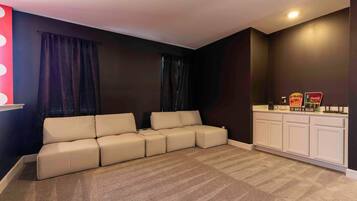 House | 5 bedrooms, Internet