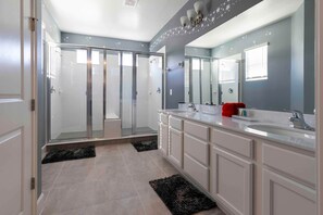 5 habitaciones y acceso a internet 