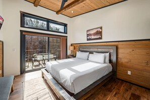 Suite - Game Room-hot Tub-10 Mins to Downtown Gatlinburg (Gatlinburg)