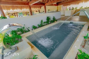 Room - 2 Br Roof w Infinity Pool Jacuzzi Spacious (Tulum)