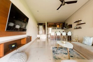 1 bedroom - 1 Br Steps From the Beach Roof w Ocean View (Playa del Carmen)