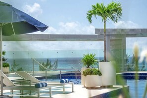 Room - 1 Br Steps From the Beach Roof w Ocean View (Playa del Carmen)