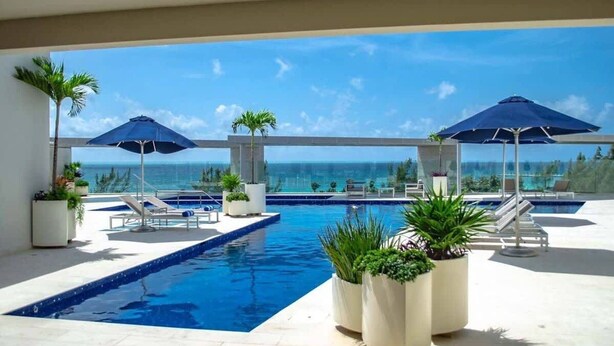Apartment - 1 Br Steps From the Beach Roof w Ocean View (Playa del Carmen)